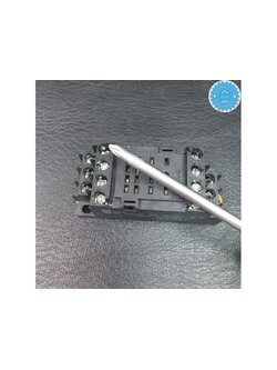 ไขควงแฉกหุ้มฉนวน PH2x100mm WIHA ใช้ขัน BREAKER - INSULATED SCREWDRIVER2