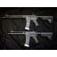 E&C 854(10”) 7,500 บาท 855(13”) 8,000 บาท รุ่นAR15 Taran Tactical (john wick) รหัส854-855 น้ำหนัก (กรัม) ความยาว (mm.)70-80 cm วัสดุMetal GearBox/บูทVer.2 new Gen 2019 การเปลี่ยนสปริงถอดท้ายเกียร์ หัวกระบอกสูบทองเหลือง แอร์นอซเซิลทองเหลือง หัวแบรริ่งมี ลู
