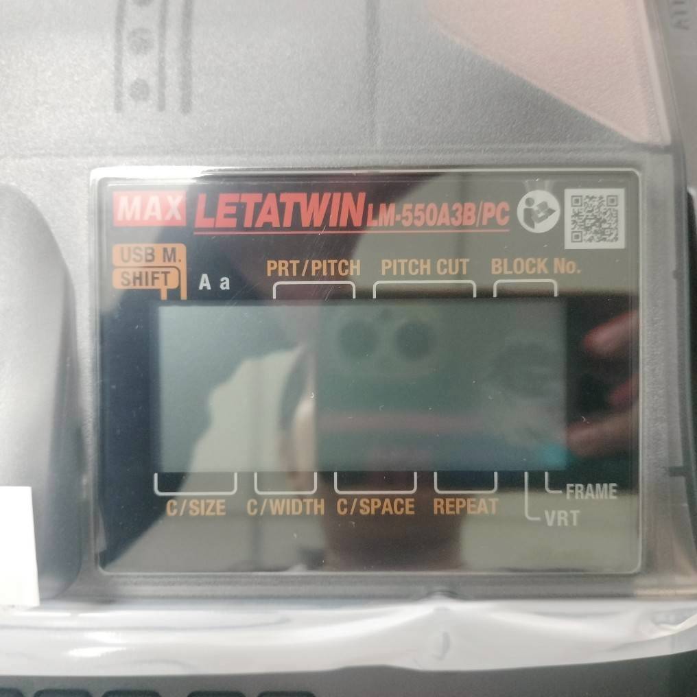 เครื่องพิมพ์ปลอกสายไฟ MAX LM-550A3B LETATWIN พิมพ์ผ่านแป้นพิมพ์ / ต่อ Computer ก็ได้ รุ่นใช้ถ่านแบบชาร์จได้