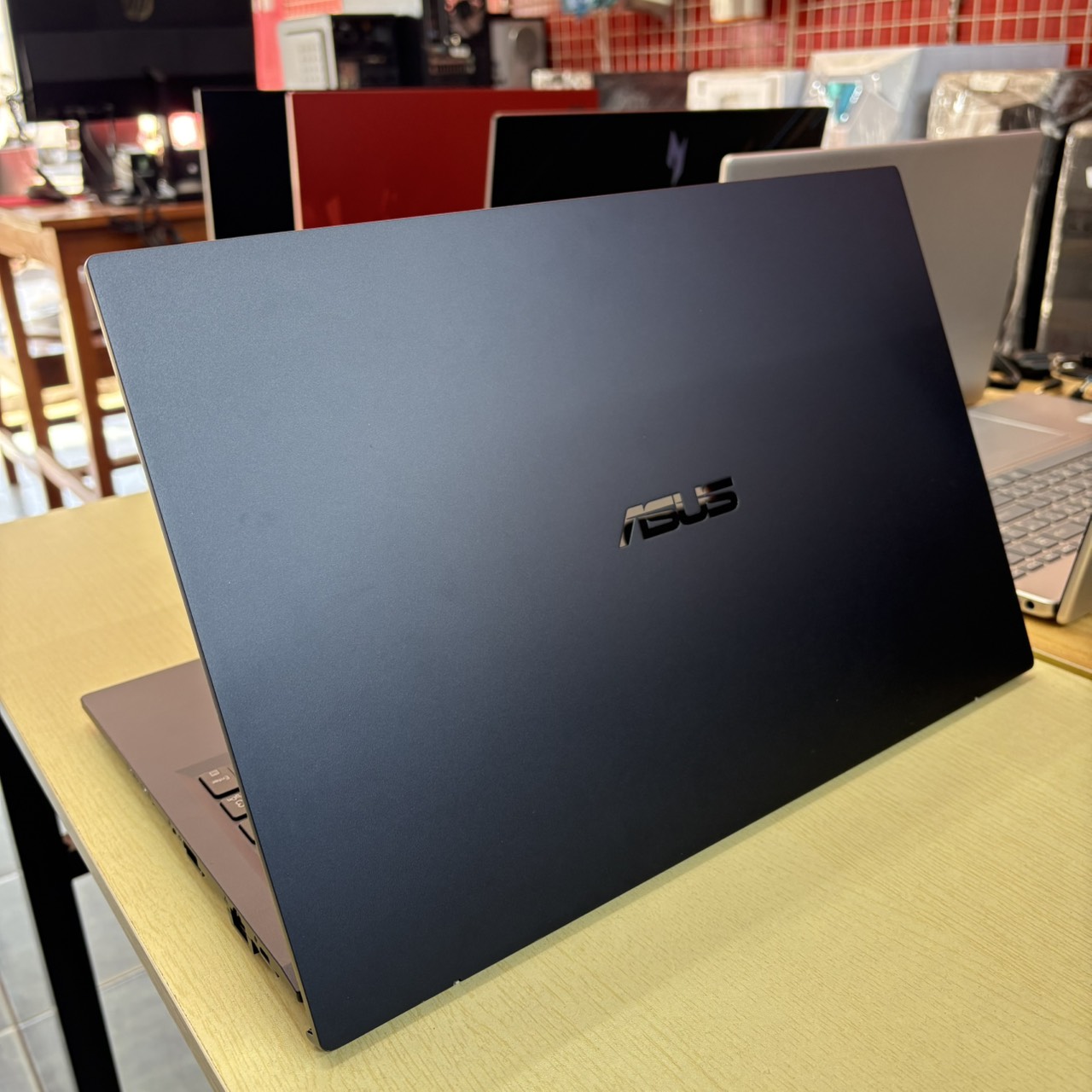 ASUS EXPERTBOOK B1500CEPE-EJ0536 สภาพเครื่อง 90%