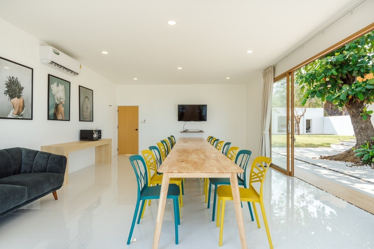 HR15080 The Bristol Beach Huahin Pool villa