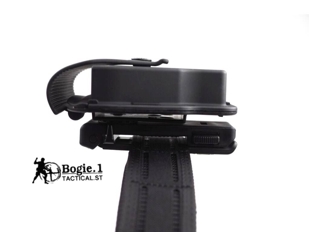 New.Bogie1 ซองกุญแจมือโพลิเมอร์ รุ่น 360 ปรับหมุนได้ 360 องศา มีฝาปิดซองกุญแจมือ สามารถถอกออกได้ ใส่กุญแจมือได้ทั้งแบบโซ่ และ บานพับ มีตัวล็อคภายในทำให้กุญแจมือเเน่น ไม่หล่นง่าย แม้ขณะวิ่ง แยกชิ้นส่วนได้