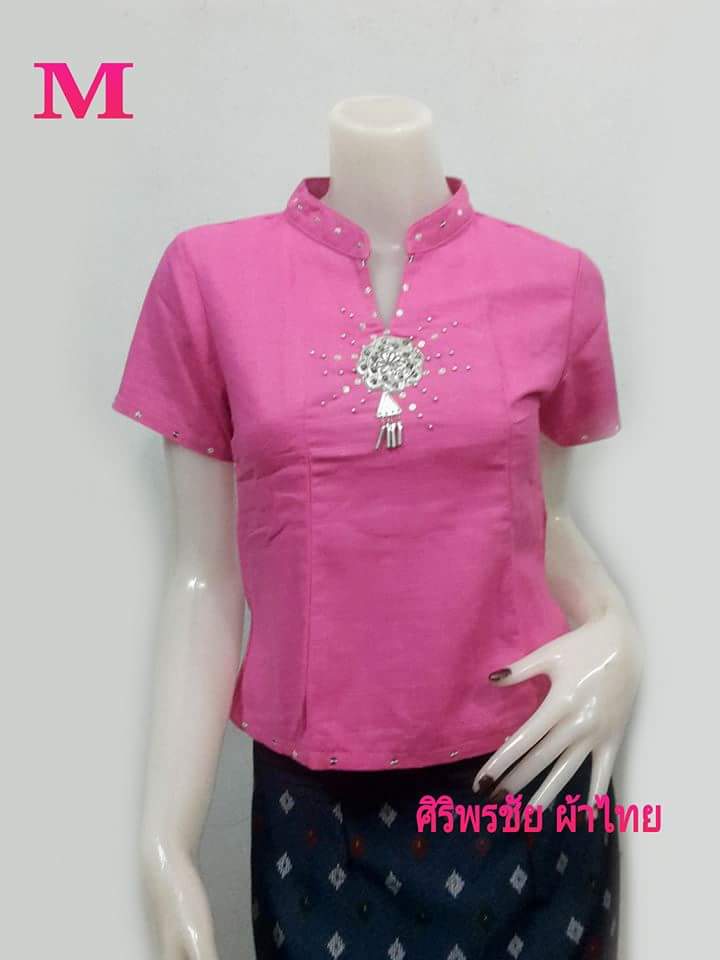 เสื้อผ้าไทยพื้นเมืองสีชมพู เสื้อผ้าฝ้ายสีชมพู เสื้อใส่ผ้าซิ่น เสื้อผ้าฝ้ายสีชมพูคอจีนซีฟหลัง