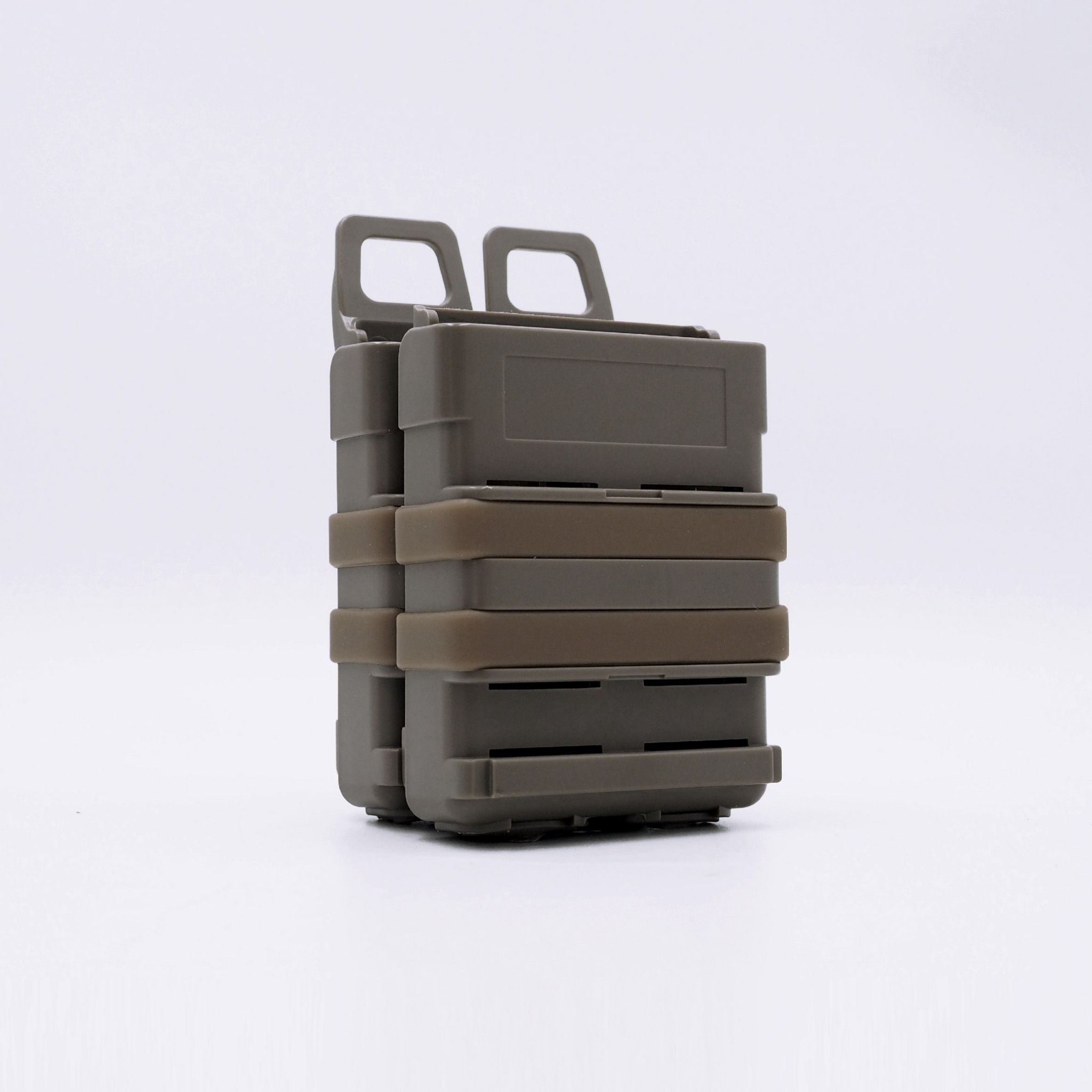 New. ซองแม็กกาซีน Fastmag M4 ( FMA ) - ผลิตจาก Polymer เกรดคุณภาพ - สำหรับแม็กกาซีน 5.56 * 2 ช่อง - ซองแม็ก M4 คู่ แบบปลดไว - ด้านหลัง สาย Molle ร้อยติดเข็มขัด/เสื้อเกราะได้