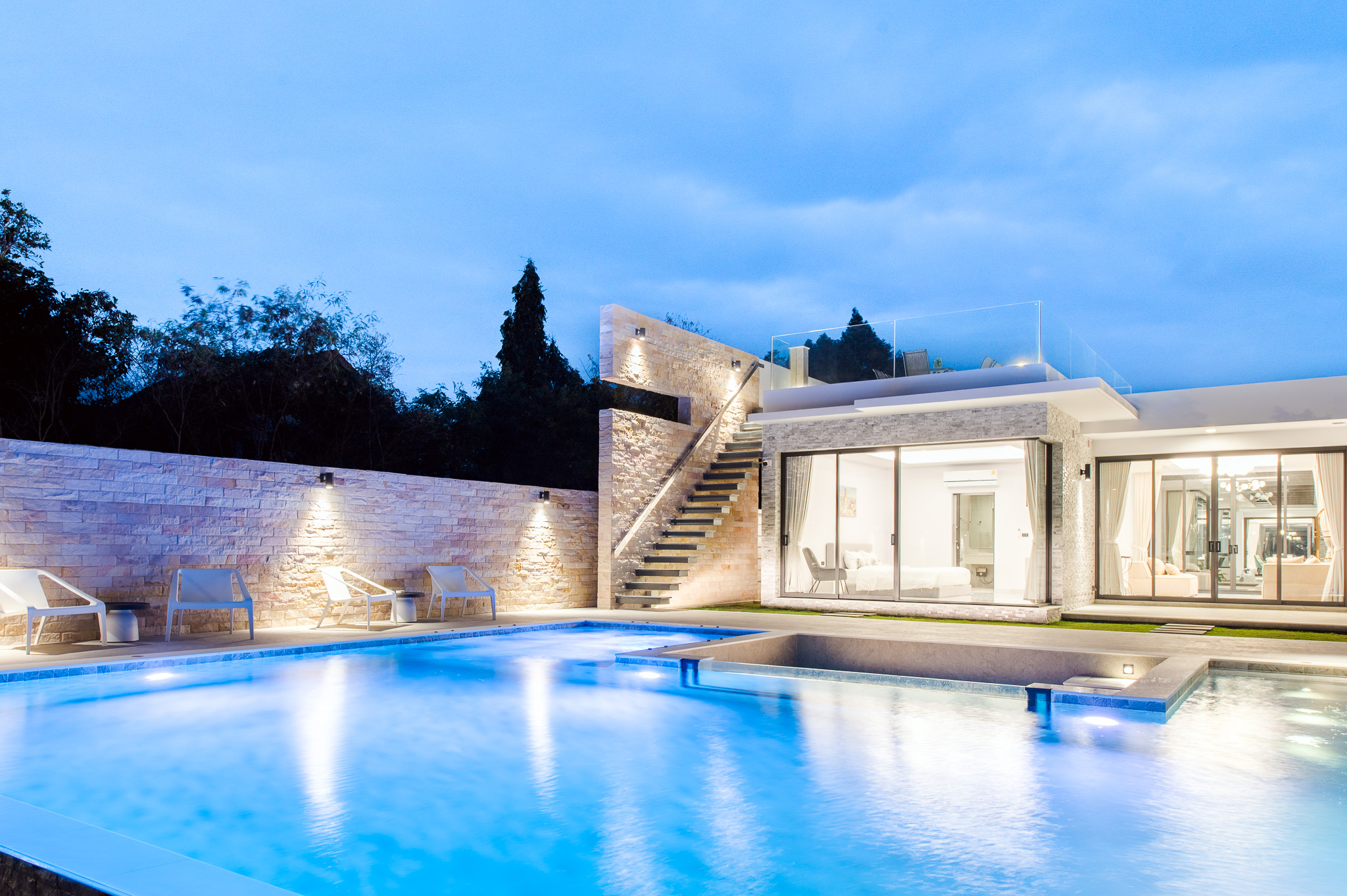 HR15066 บ้านพักติดทะเลหัวหิน The Casa Rocca Beach Villa HuaHin