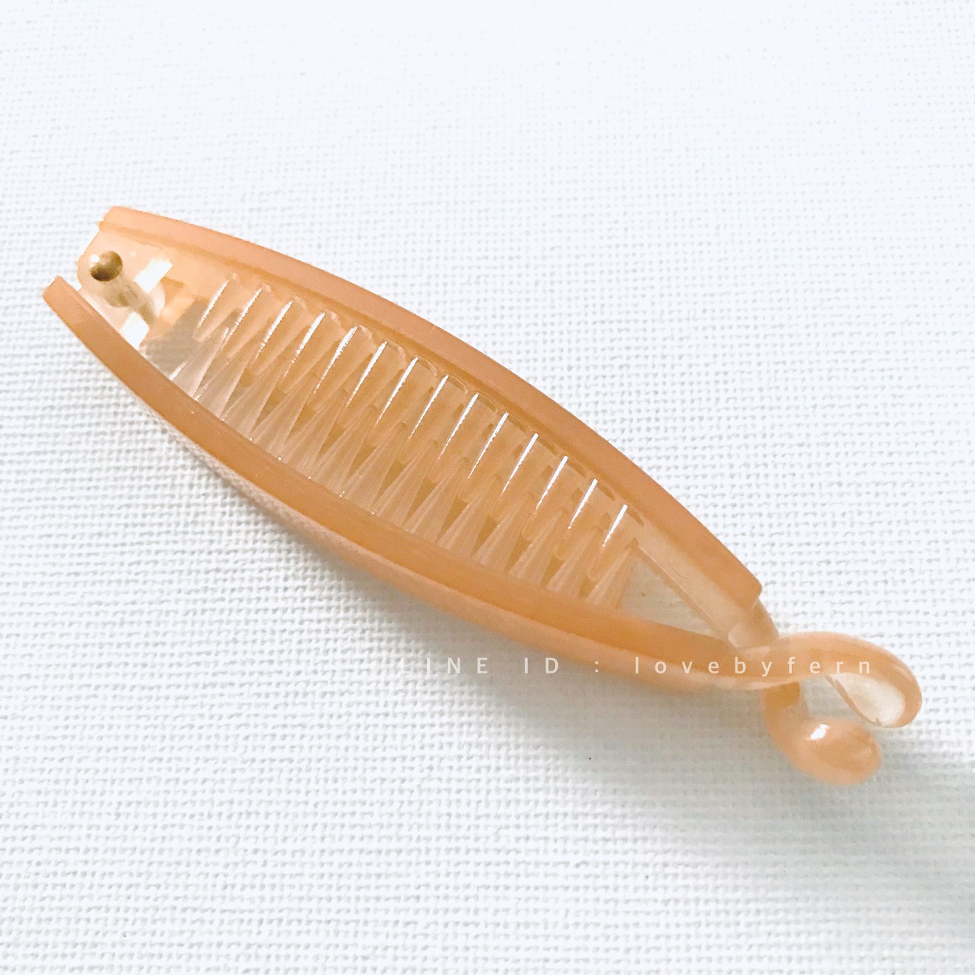 กิ๊บกล้วยเกาหลี สีเจลลี่น้ำตาลทอง ทรงตรงคลาสสิค ขนาด 8 x 1 cm สวยน่ารัก สีหวาน มินิมอล สำหรับผมน้อย-ปกติ ติดแน่น ไม่บาดผม #MadeinKorea #lovebyfern