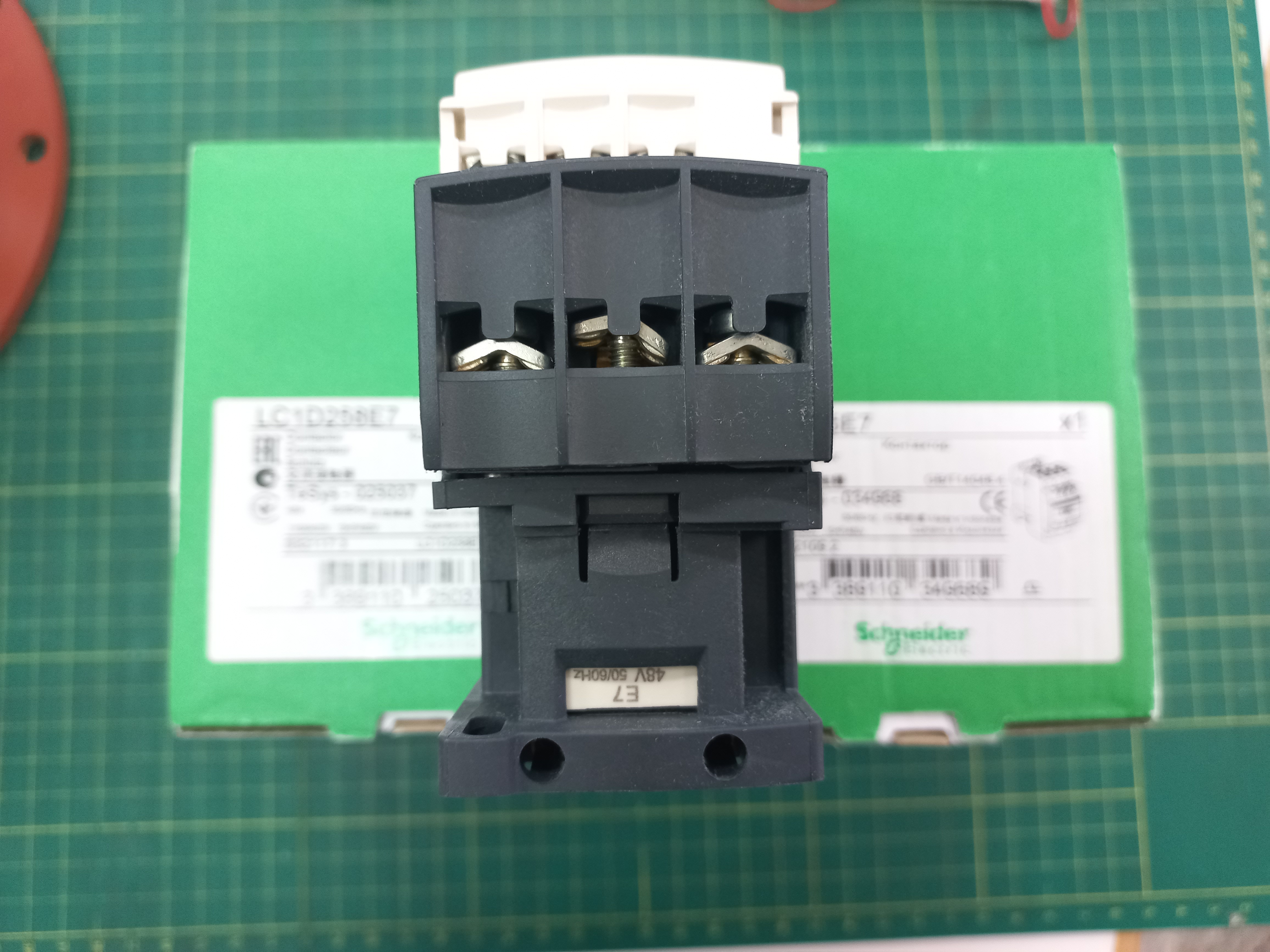 แมกเนติก คอนแทคเตอร์ MAGNETIC CONTACTOR รุ่น LC1D25E7 coil 48VAC SCHNEIDER