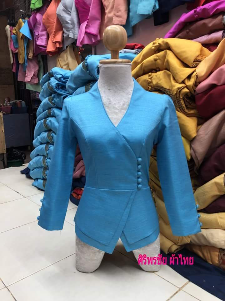 เสื้อผ้าไทยพื้นเมืองสีฟ้า #เสื้อผ้าไหมลาวสีฟ้า#เสื้อผ้าฝ้ายสีฟ้าแต่งเอวระบาย #เสื้อผ้ไหมอินเดียสีฟ้า สีฟ้า S=32