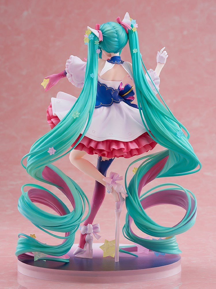 เปิดจอง : Creators Collection Figure Hatsune Miku: Rosuuri Ver.