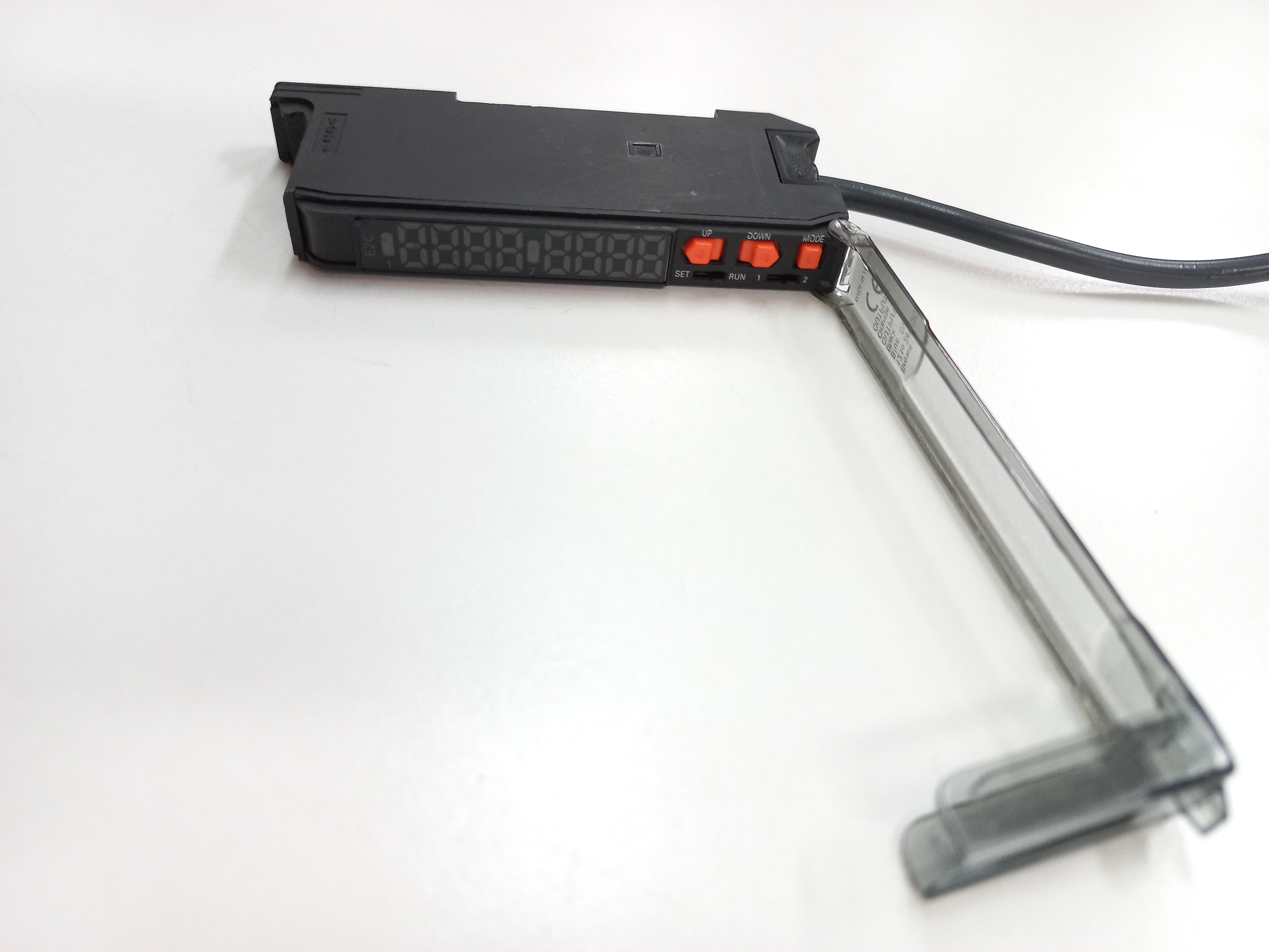 เซ็นเซอร์ OMRON ระยะการตรวจจับ 2 mm Proximity Sensor + ตัวขยายสัญญาณ