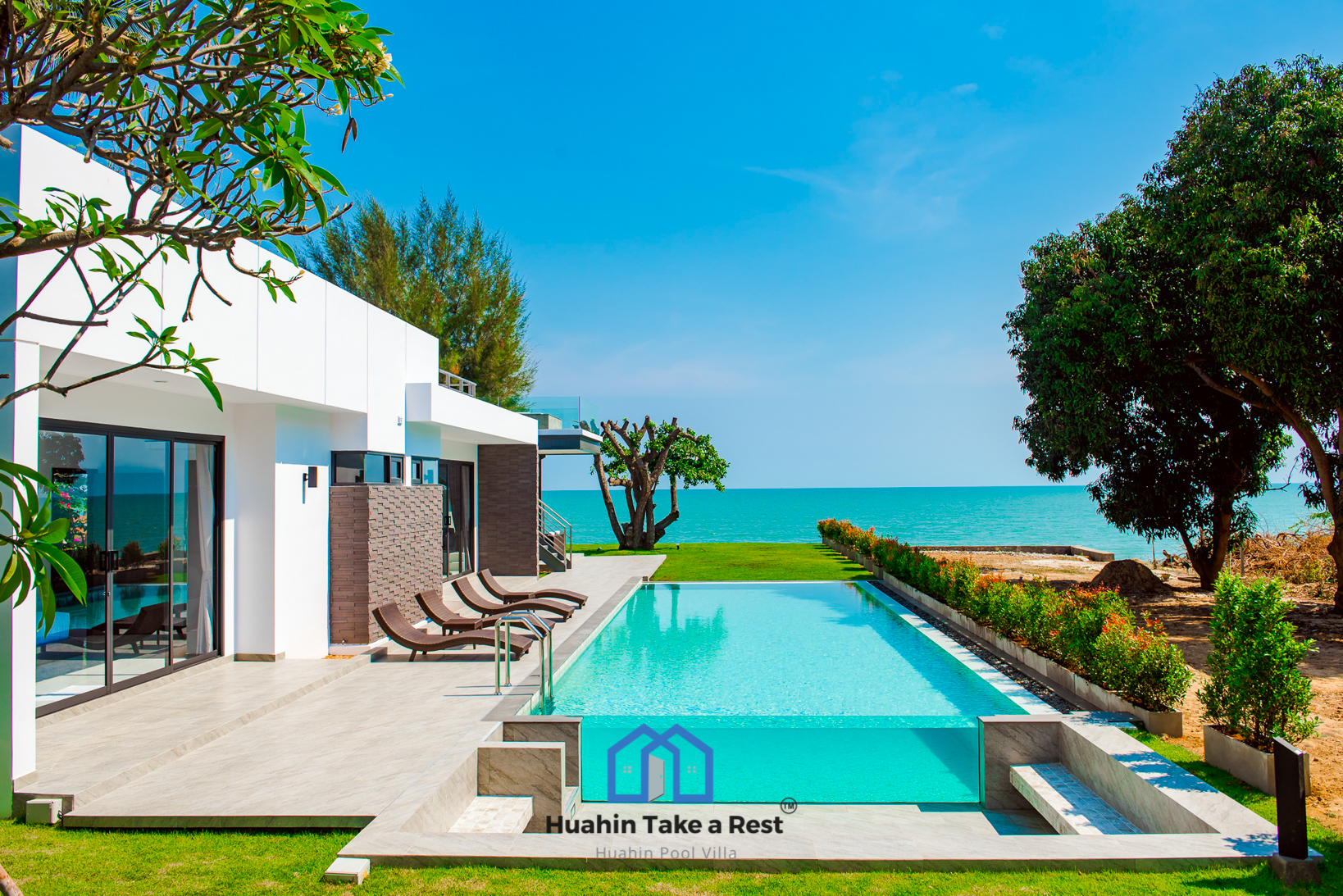 HR15039 บ้านพักติดทะเลหัวหิน The Premium Beach Villa Hua Hin