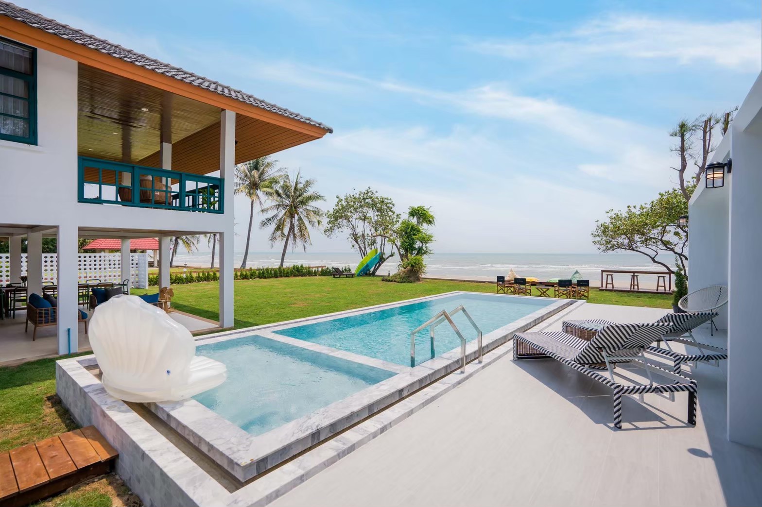 HR15050 บ้านพักติดทะเล The Century Beach Villa Cha Am