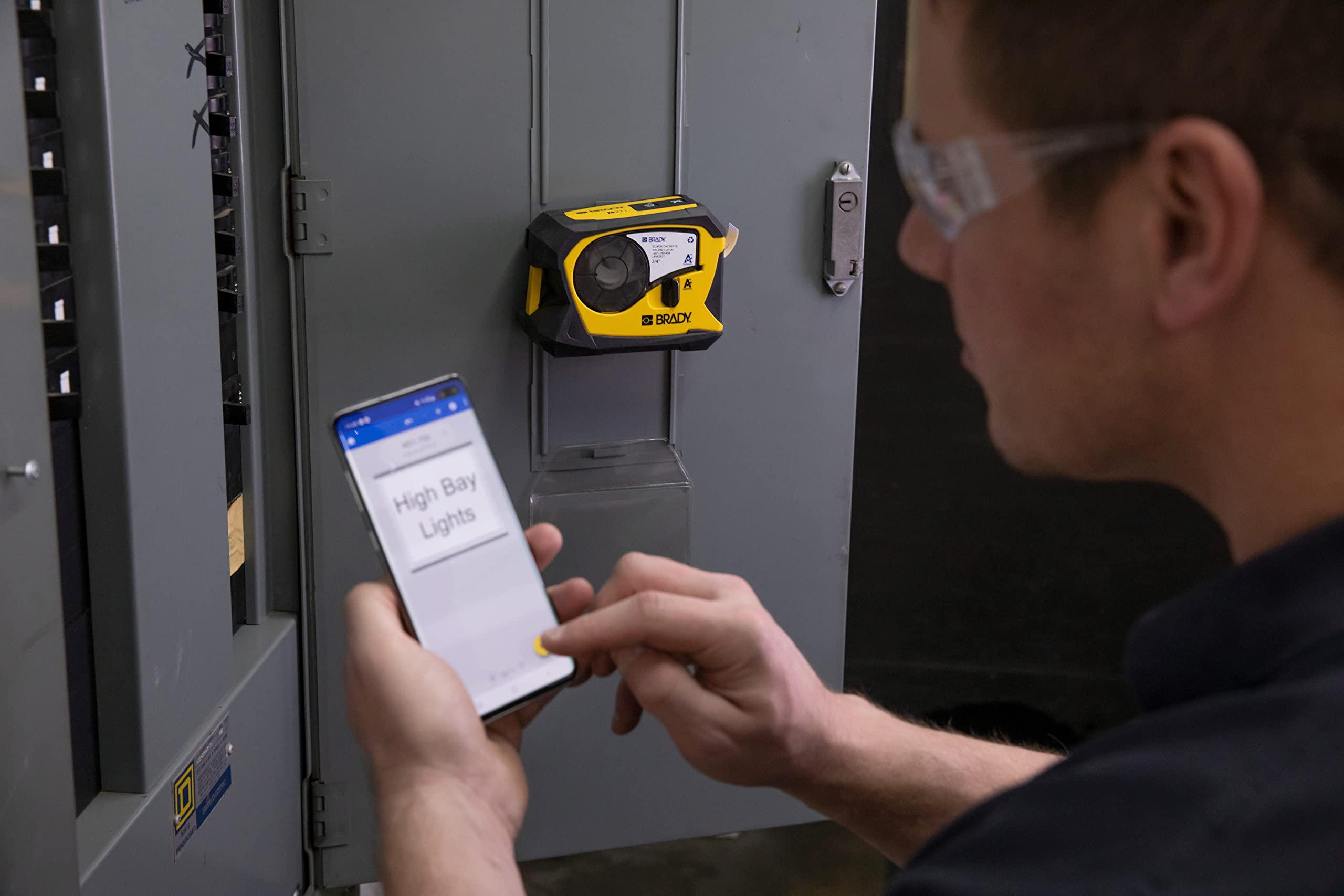 เครื่องพิมพ์สติ๊กเกอร์ BRADY M211 - BRADY LABEL PRINTER