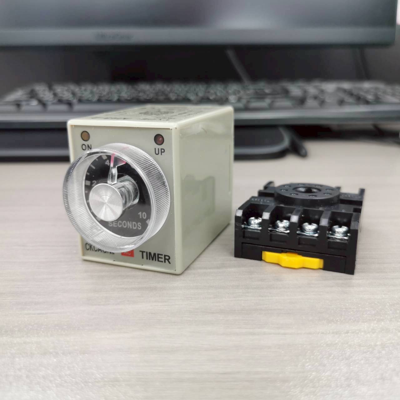CKC Timer AH3-2 220V ไทม์เมอร์ ฟรีซ็อกเก็ต ช่วงเวลา 10 วินาที Delay-ON CONTACT NO/NC 2 ชุด