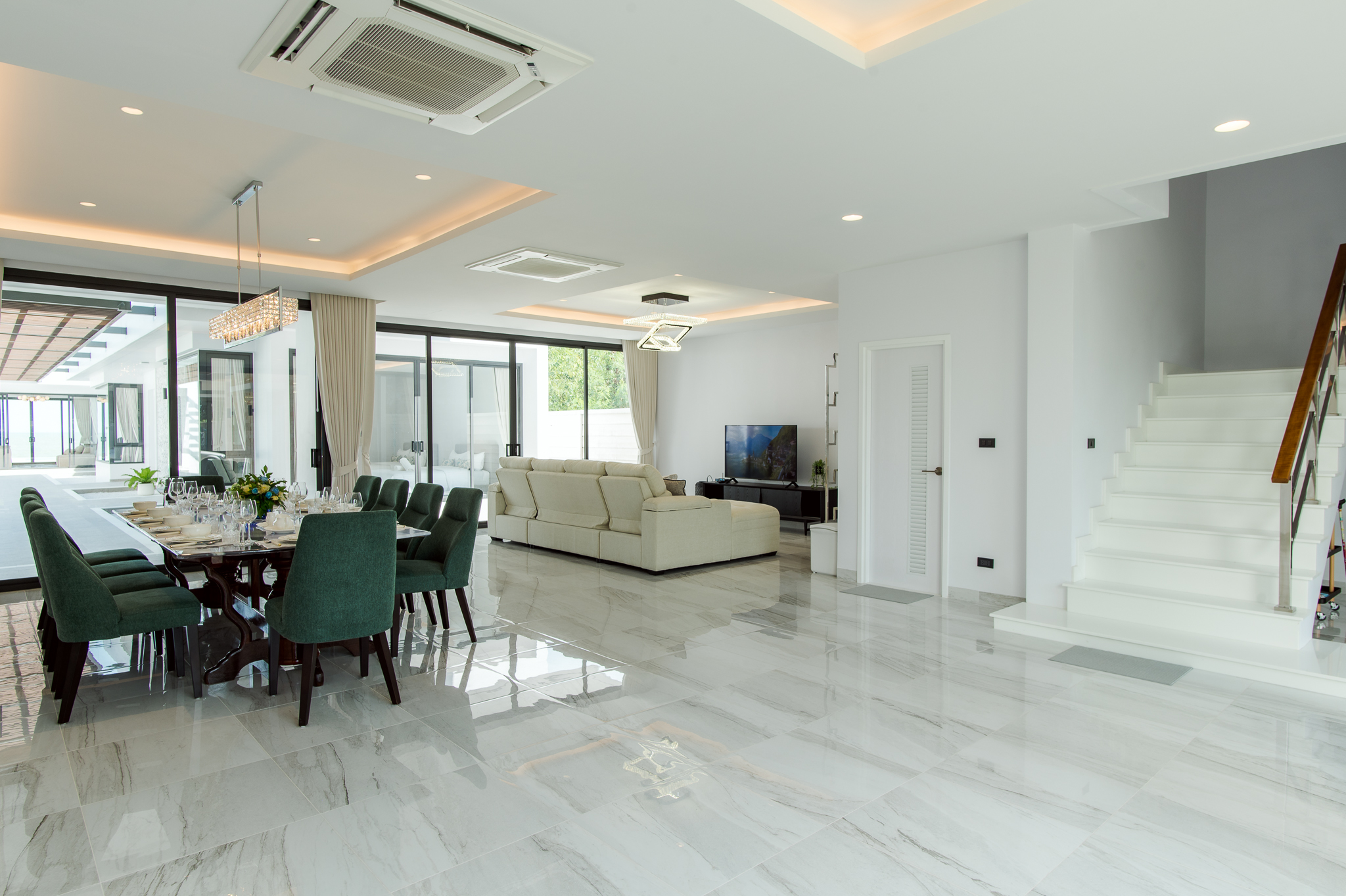 HR15066 บ้านพักติดทะเลหัวหิน The Casa Rocca Beach Villa HuaHin