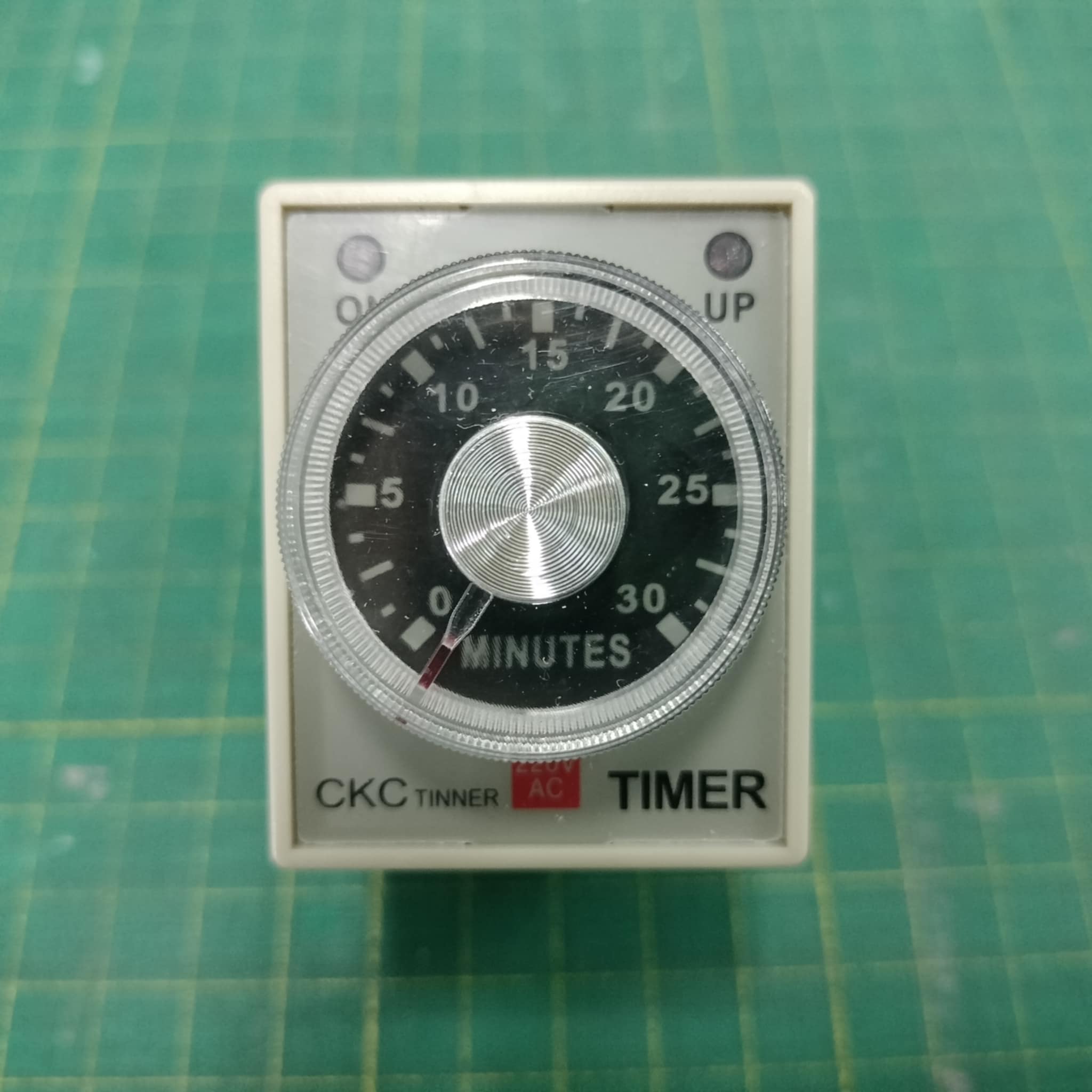 CKC Timer AH3-3 220V ไทม์เมอร์ ฟรีซ็อกเก็ต ช่วงเวลา 30 นาที Delay-ON Delay-OFF