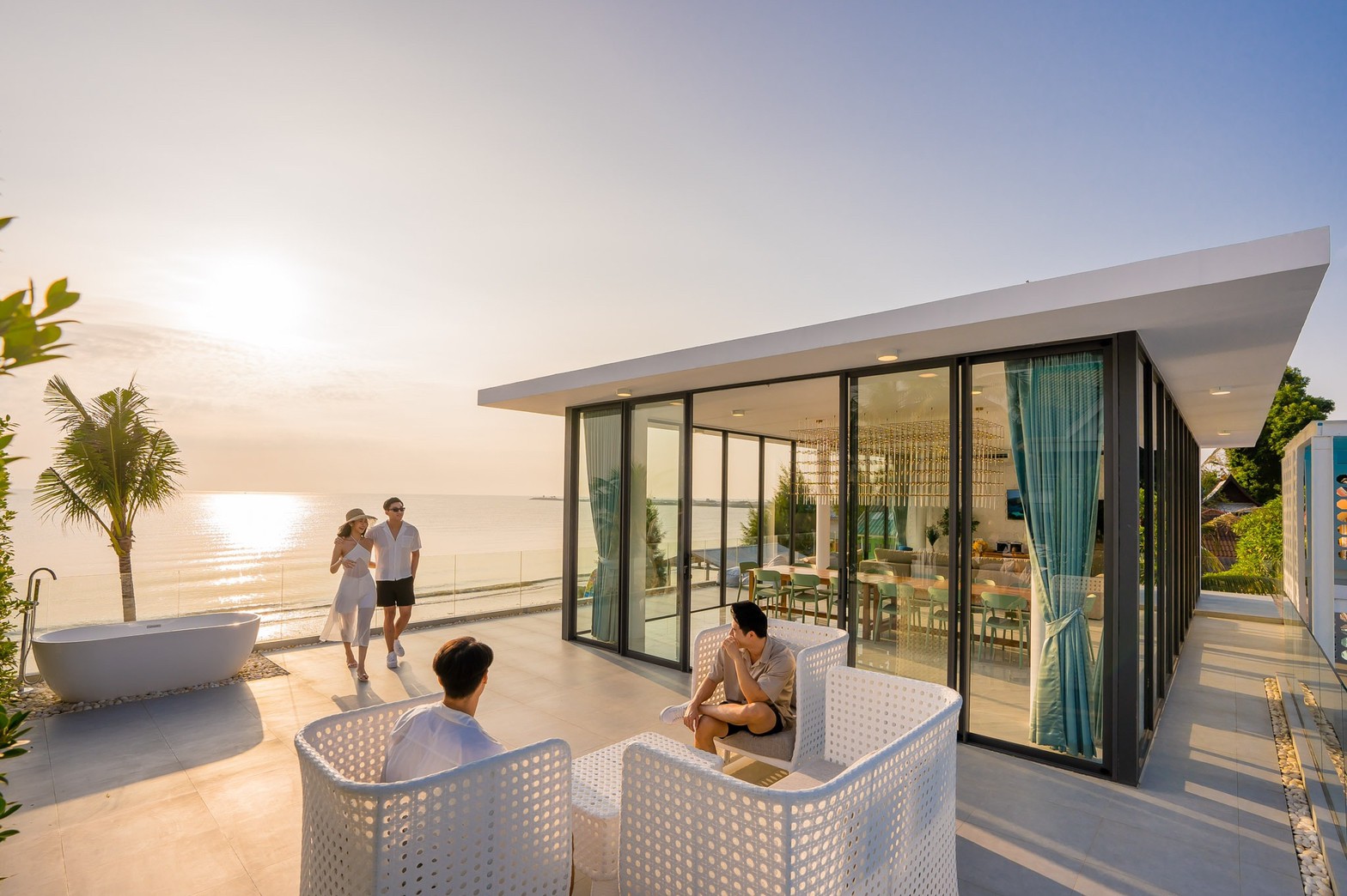 HR15060 บ้านพักติดทะเลชะอำ The Leon Beach Pool Villa Cha Am