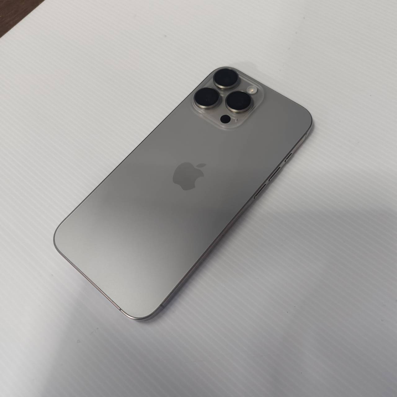 IPHONE 16 Pro Max 512 GB สุขภาพแบตเตอรี่ 94% สภาพเครื่อง 99%