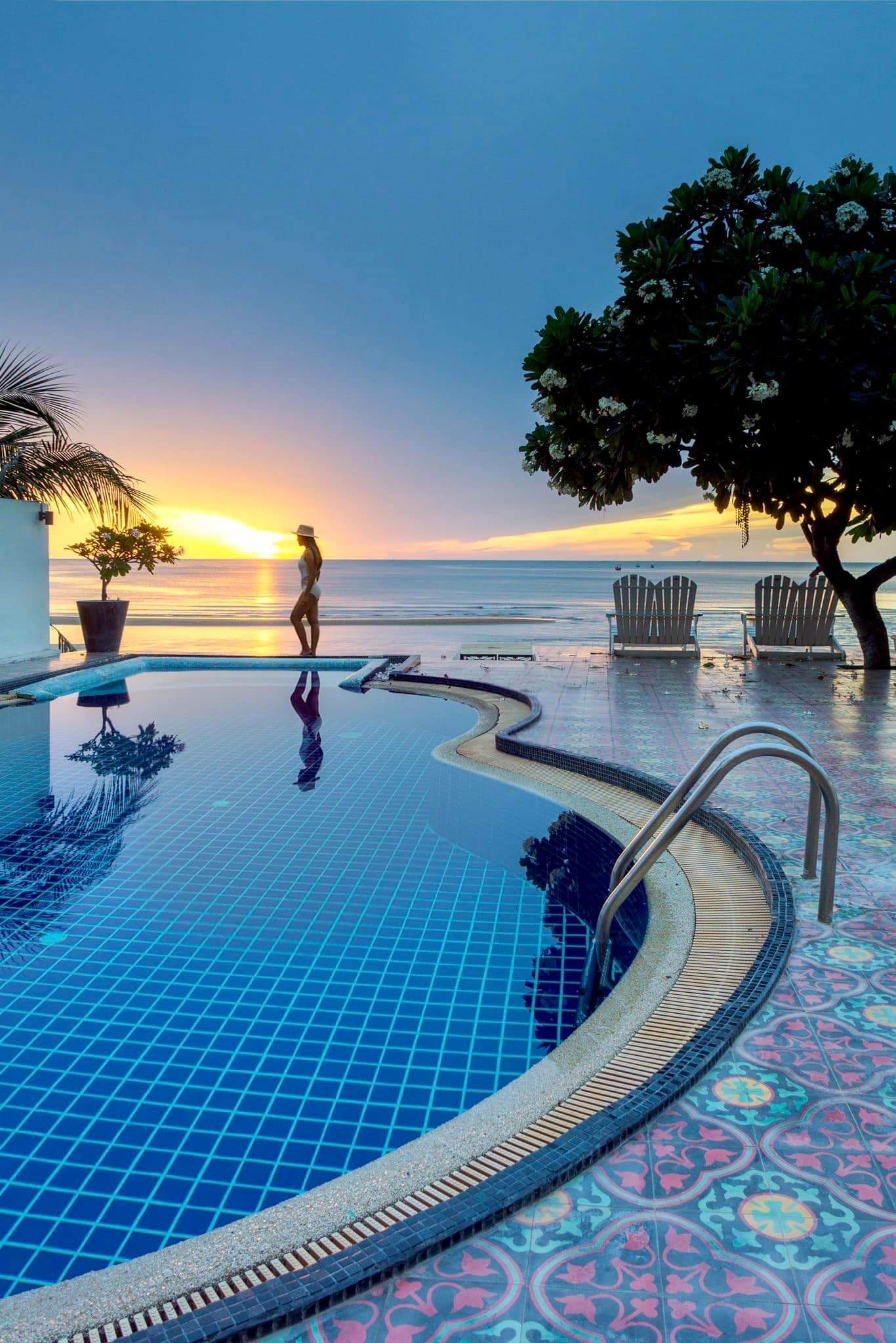 HR15007 บ้านพักติดทะเล บลูร็อค วิลล่า แอทปราณฯ บ้านเดี่ยวติดทะเล สระส่วนตัว เดินลงทะเลได้เลย