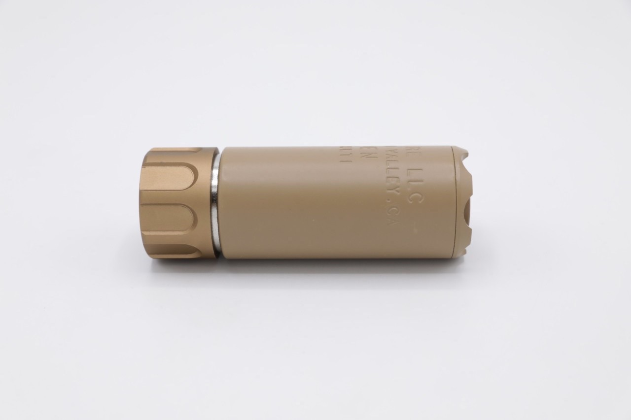 เก็บเสียง ยี่ห้อ Surefire รุ่น Warden 3.5” น้ำหนัก : 145 กรัม ขนาด : เส้นผ่านศูนย์กลางด้านนอก 3.4cm. , เส้นผ่านศูนย์กลางด้านใน 2.7cm. คุณสมบัติ : #ผลิตจากโลหะเนื้อหนา #เกรียว 14ซ้าย (สำหรับปืนบีบีกันเท่านั้น) #ถอดประกอบง่าย ติดตั้งง่าย #สามารถนำไส้เครื่อง