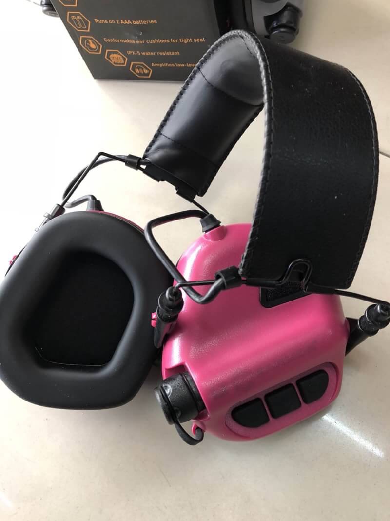 New.EARMOR/รุ่น M31 ปกป้องการได้ยินของคุณก่อนสายไป อุปกรณ์ครอบหูอิเล็กทรอนิกส์สำหรับนักกีฬายิงปืน - ลดเสียงปืน และช่วยขยายเสียงรอบข้างให้ดังขึ้น - ใช้แบตเตอรี่ AAA X 2 อายุการใช้งาน 350 ช.ม. - กันน้ำมาตรฐาน IPX5 - พร้อมการรับประกัน - พร้อมแจ๊ค 3.5mm เชื่อ