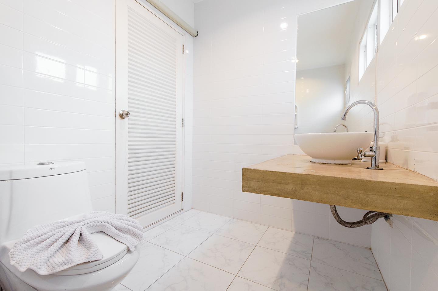 HR15072 บ้านพักติดทะเล The White Beach Villa Pranburi