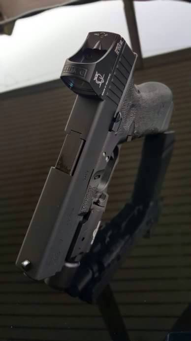 New.สินค้ามาใหม่ ปืนสั้น SAA GLOCK17 สไลท์ดำ ท่อทอง กริปมือโลโก้ GLOCK ราคาพิเศษ