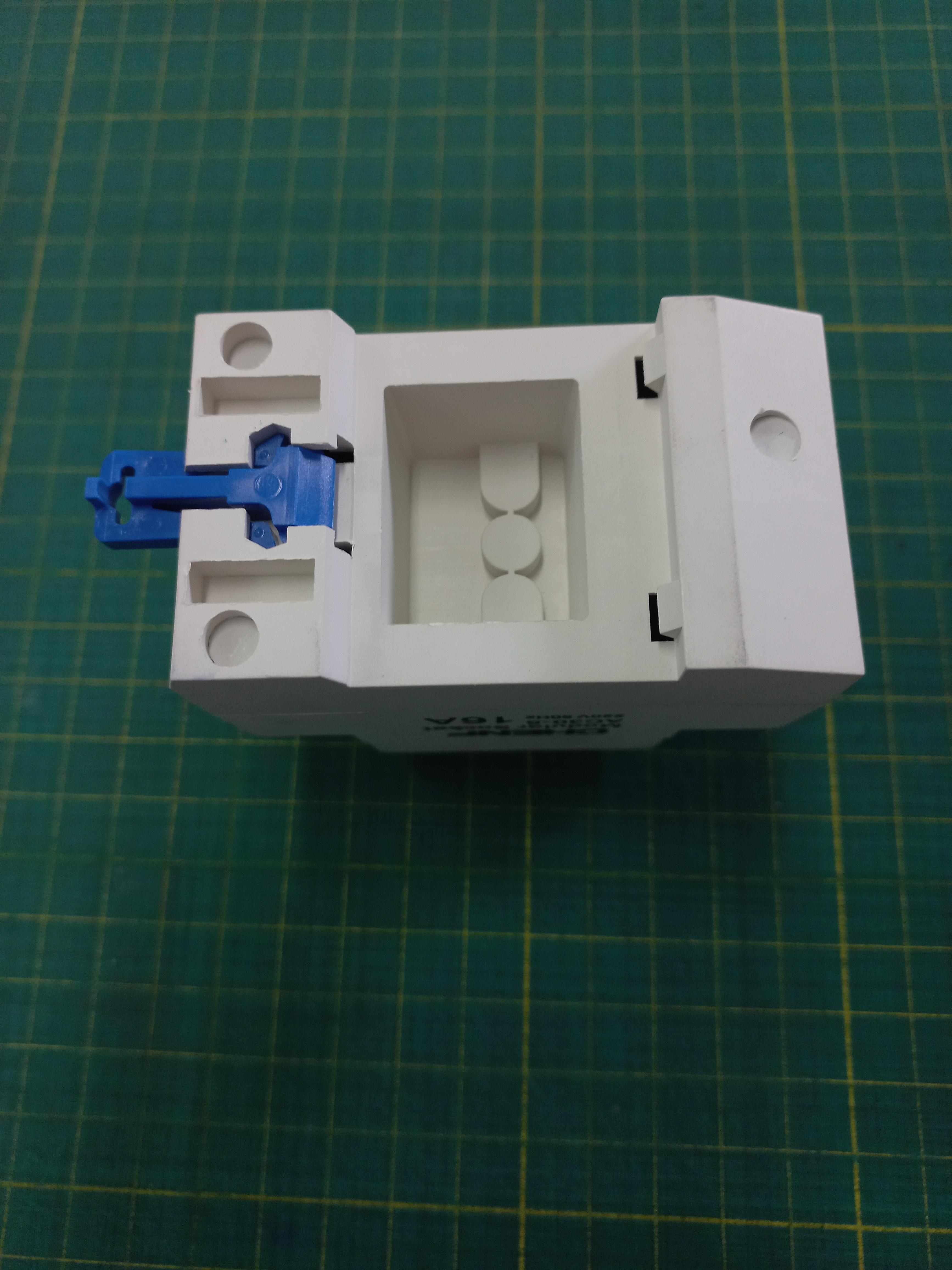 เต้ารับ ปลั๊กไฟยุโรป แบบขันน็อตเข้าสาย +เกาะราง Din Rail 35 มิล 220V 16A