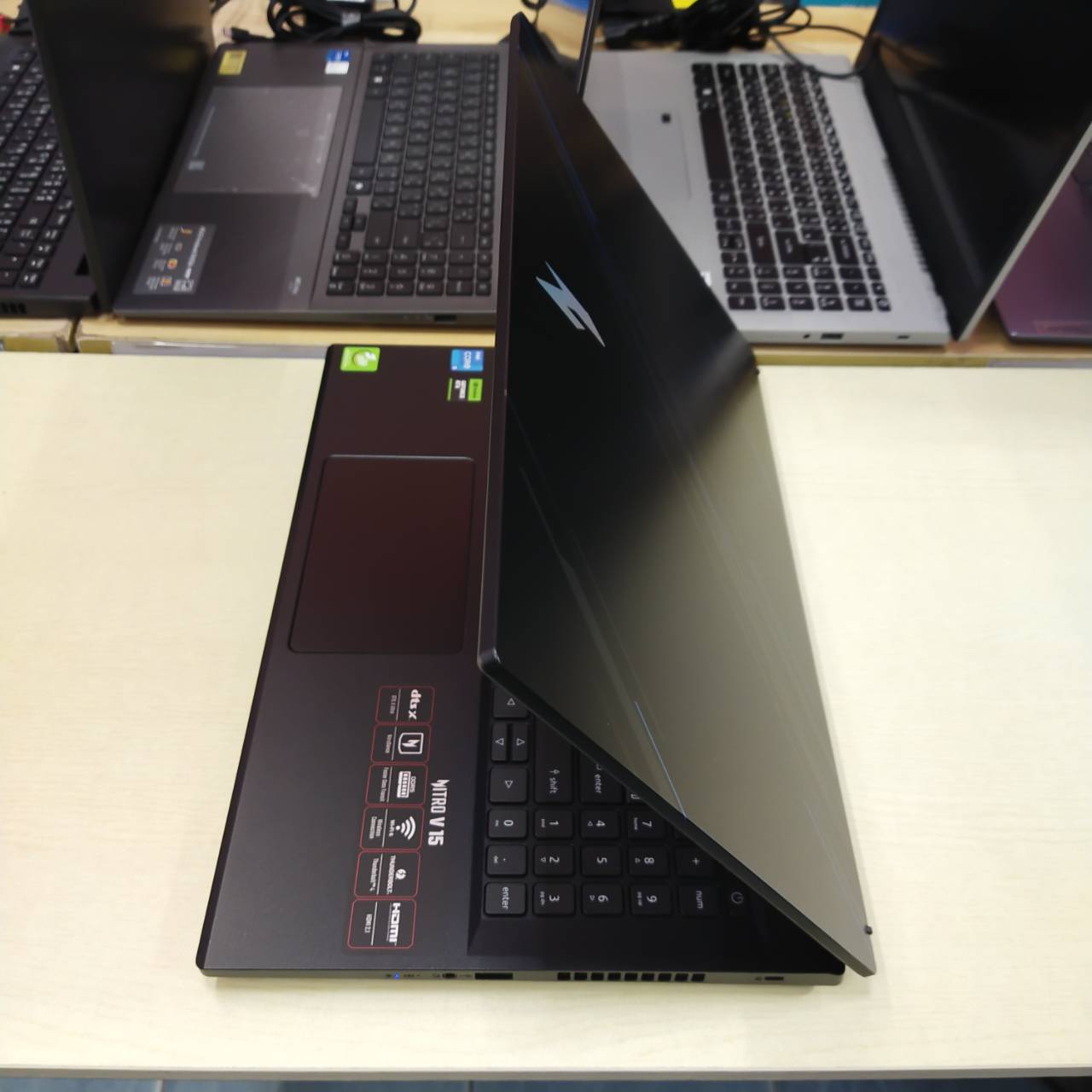 ACER NITRO V15 ANV15-51-50UV สภาพเครื่อง 100% ไร้ริ้วรอย (ประกันศูนย์ Onsite 20/11/2027)