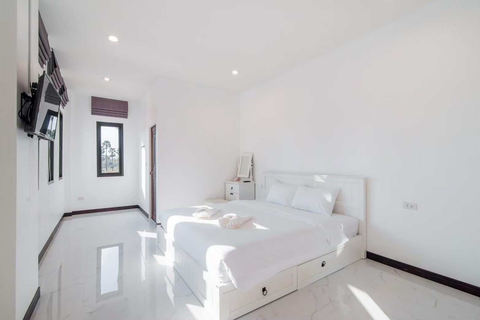 HR15063 บ้านพักติดทะเล The Blue Sky Villa Pranburi