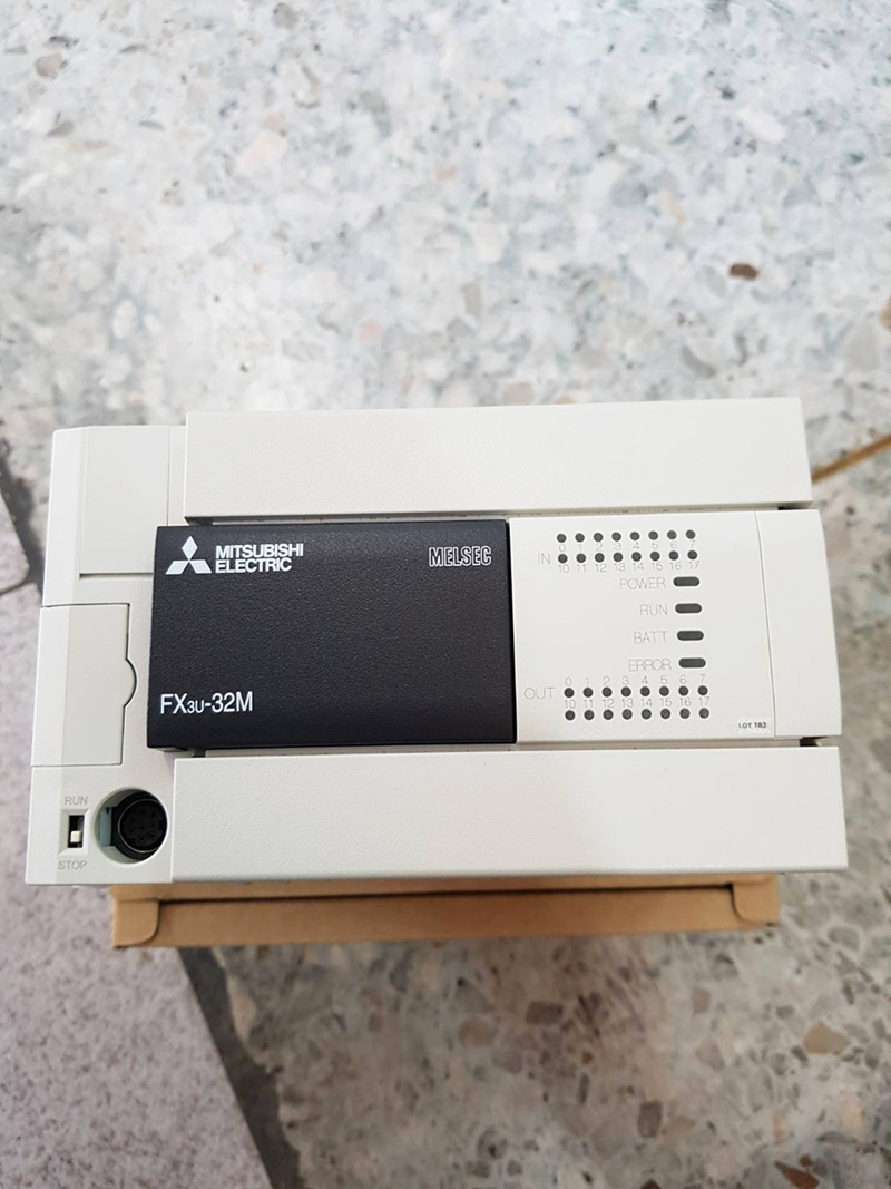 FX3U-32MR/ES-A PLC MITSUBISHI 16 IN/16OUT AC/DC/RELAY