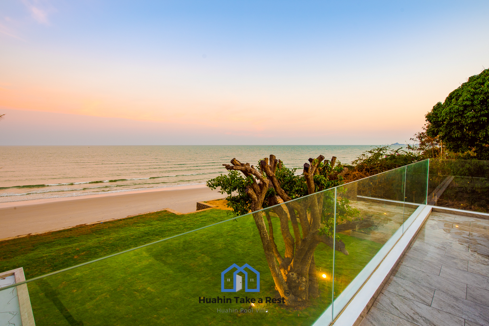 HR15039 บ้านพักติดทะเลหัวหิน The Premium Beach Villa Hua Hin