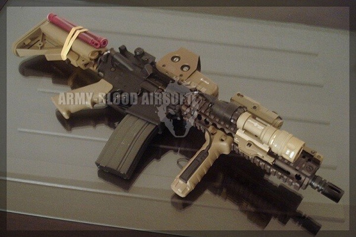 Element Surefire M952V Style WeaponLight New Version (Tan)