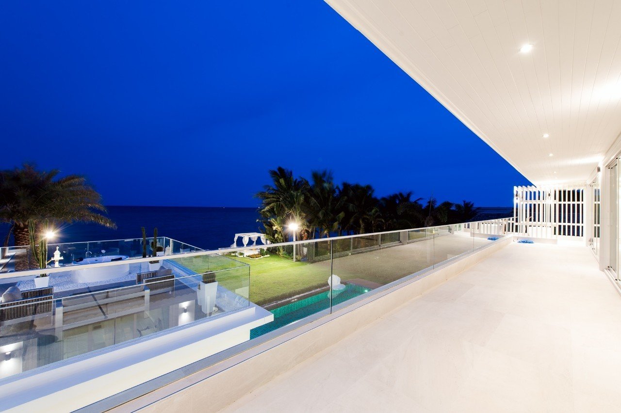 HR15030 บ้านพักติดทะเล The Vacation Beach Pool Villa Cha Am