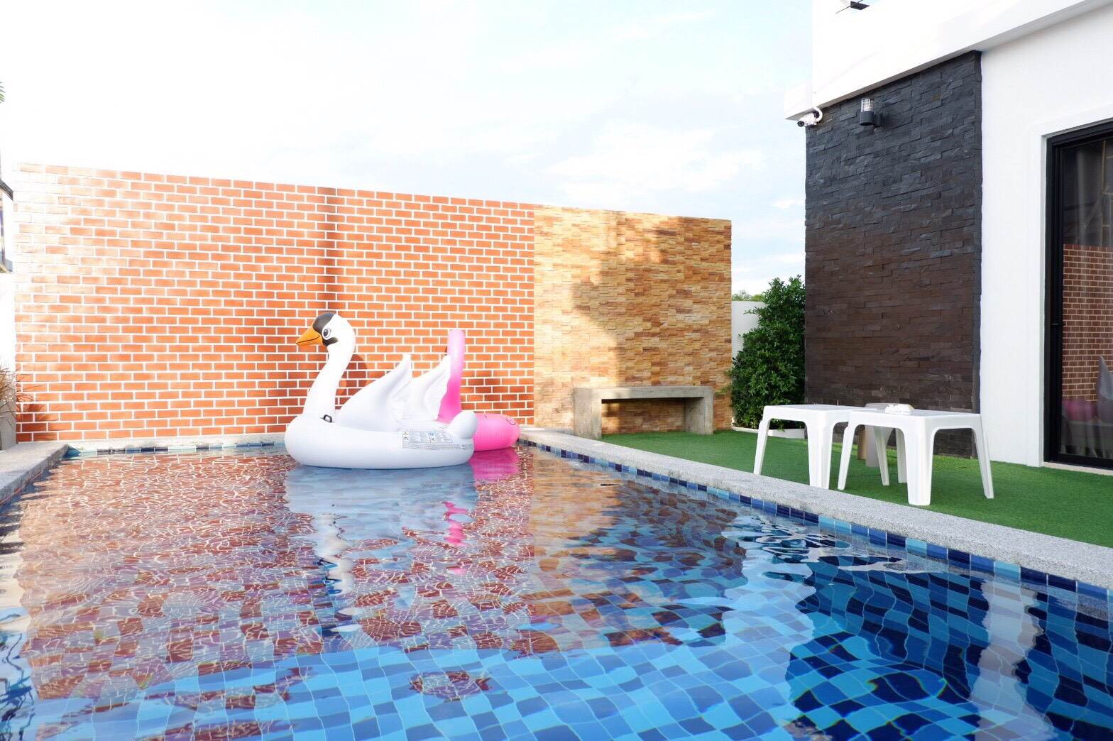 HR 4011 บ้านพักหัวหิน บ้านโพนี่ พูลวิลล่า คาราโอเกะ