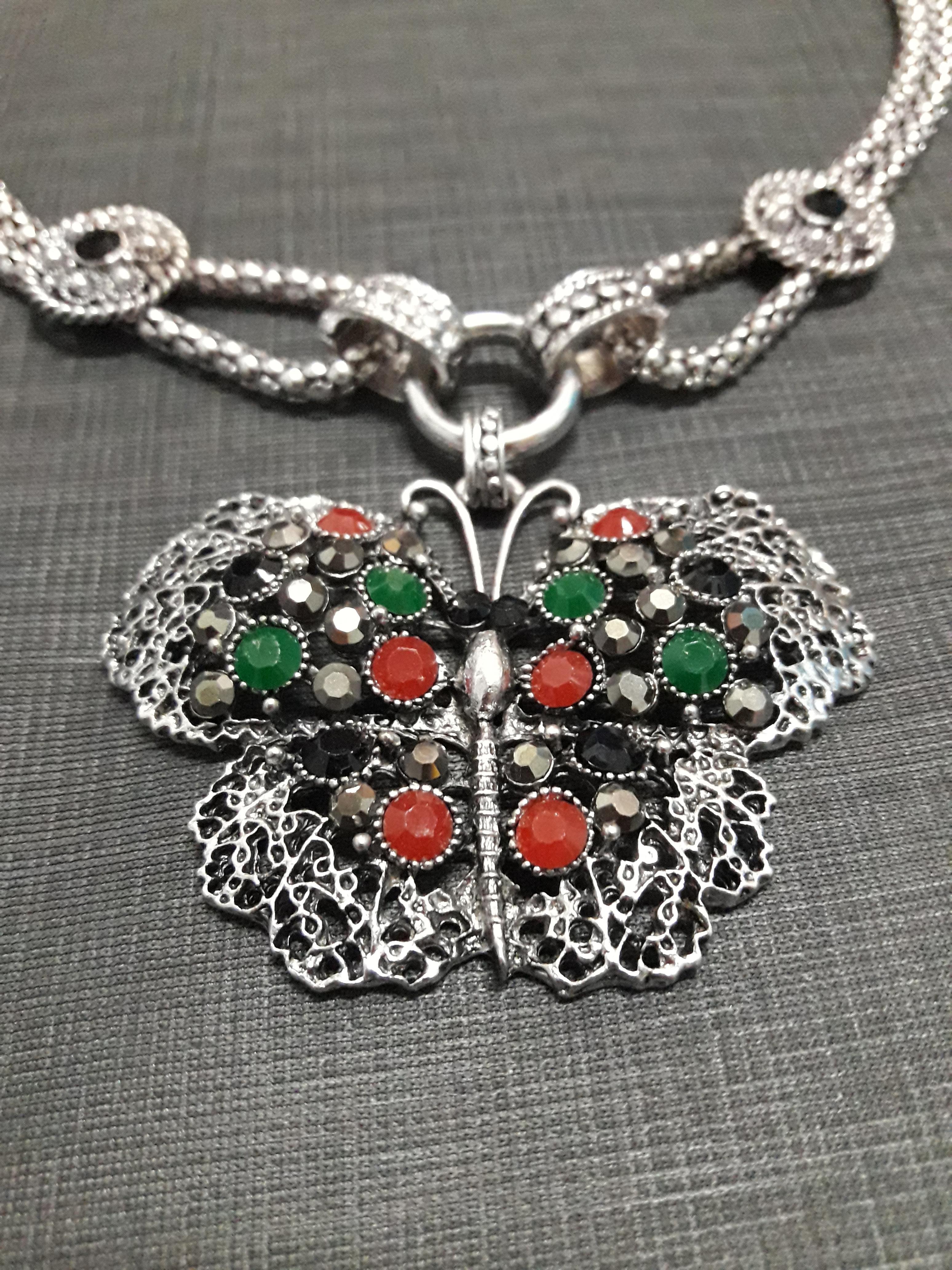 สร้อยคอโลหะสีเงินรมดำ เครื่องประดับโลหะ สร้อยคอโหละโซ่ สร้อยคอลาว สีสร้อยโลหะสีเงินรมดำ ขาวเงิน