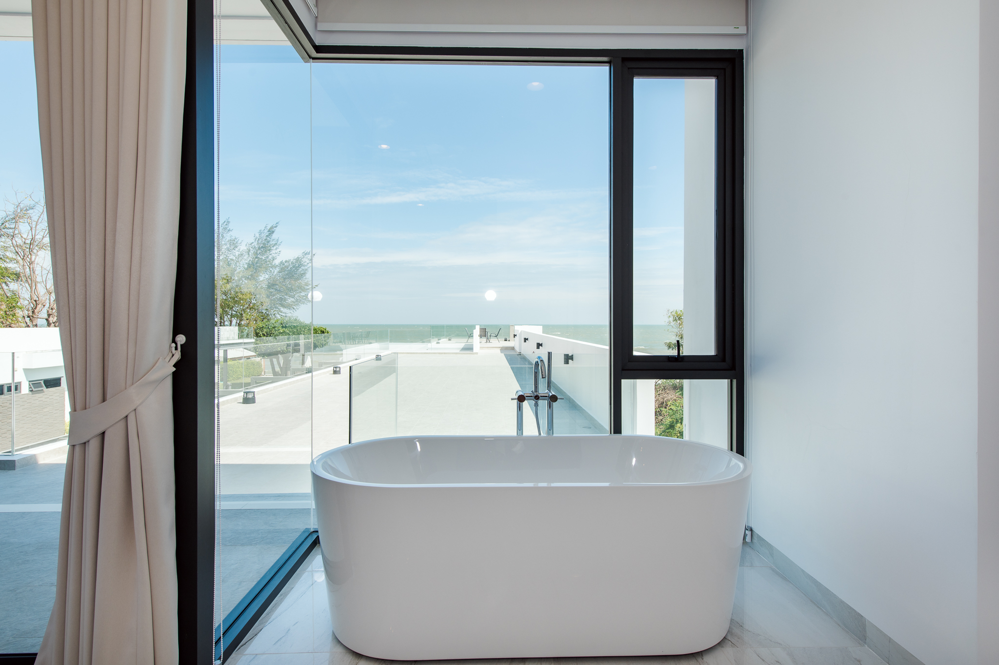 HR15066 บ้านพักติดทะเลหัวหิน The Casa Rocca Beach Villa HuaHin