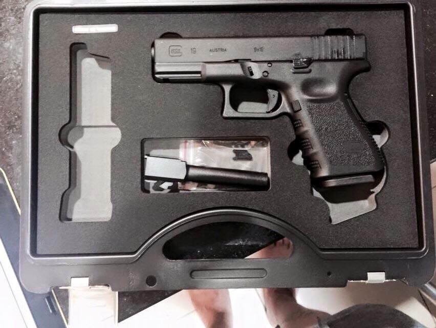 New.ปืนสั้น VFC GLOCK19 มาพร้อมกล่องปืน แรง แม่น ราคาพิเศษ