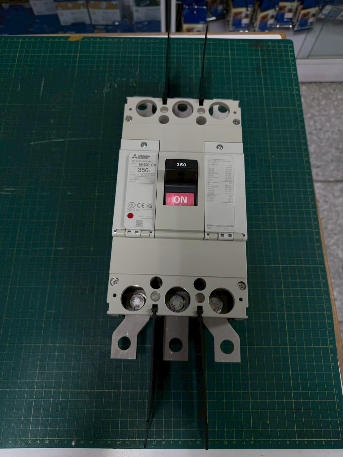 เบรกเกอร์ NF400-CW 3P 350A มิตซูบิชิ MITSUBISHI 350A 3POLE NF400 CW NF400CW