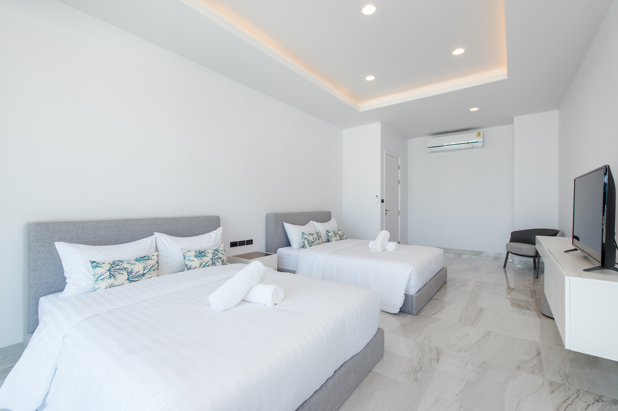 HR15066 บ้านพักติดทะเลหัวหิน The Casa Rocca Beach Villa HuaHin
