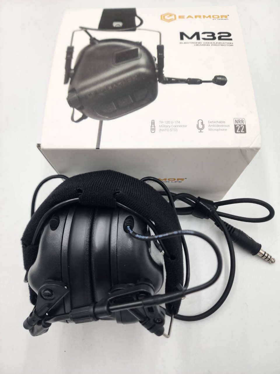 New.ครอบหูฟัง Earmor M32 MOD4 ( Earmor M32 Tactical Headset ) 🔱ออกแบบมาเพื่อใช้ลดเสียงดังในสถานที่ต่างๆ เช่น สนามยิงปืน, โรงงานอุตสาหกรรม, เครื่องจักรหนัก, ลานบิน เป็นต้น 🔱มีไมค์สื่อสาร ( สลับซ้าย-ขวาได้ ) 🔱ช่วยตัดเสียงที่ดังเกิน 8