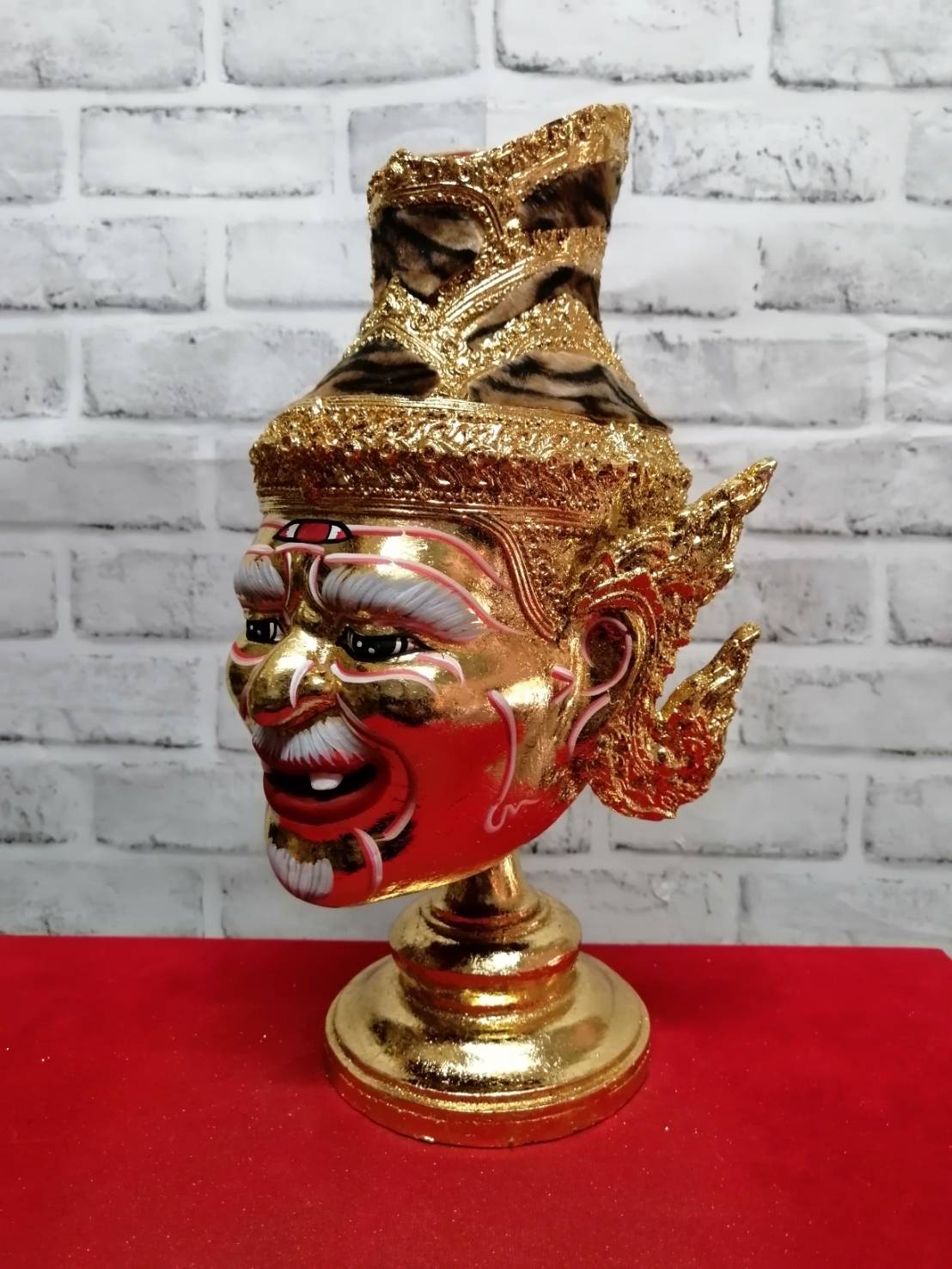 พ่อแก่ตาไฟ ขนาดผลส้มโอ พร้อมฐานปิดทอง