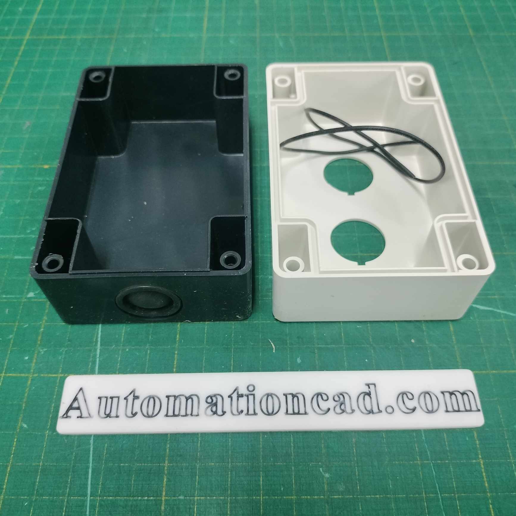 YAOHUI กล่องหลุมกันน้ำสำหรับปุ่ม 1 รู กล่องใส่ปุ่มสวิทช์ รูขนาด 22 mm BX1-22 ขนาด 72x77x65 มิลลิเมตร