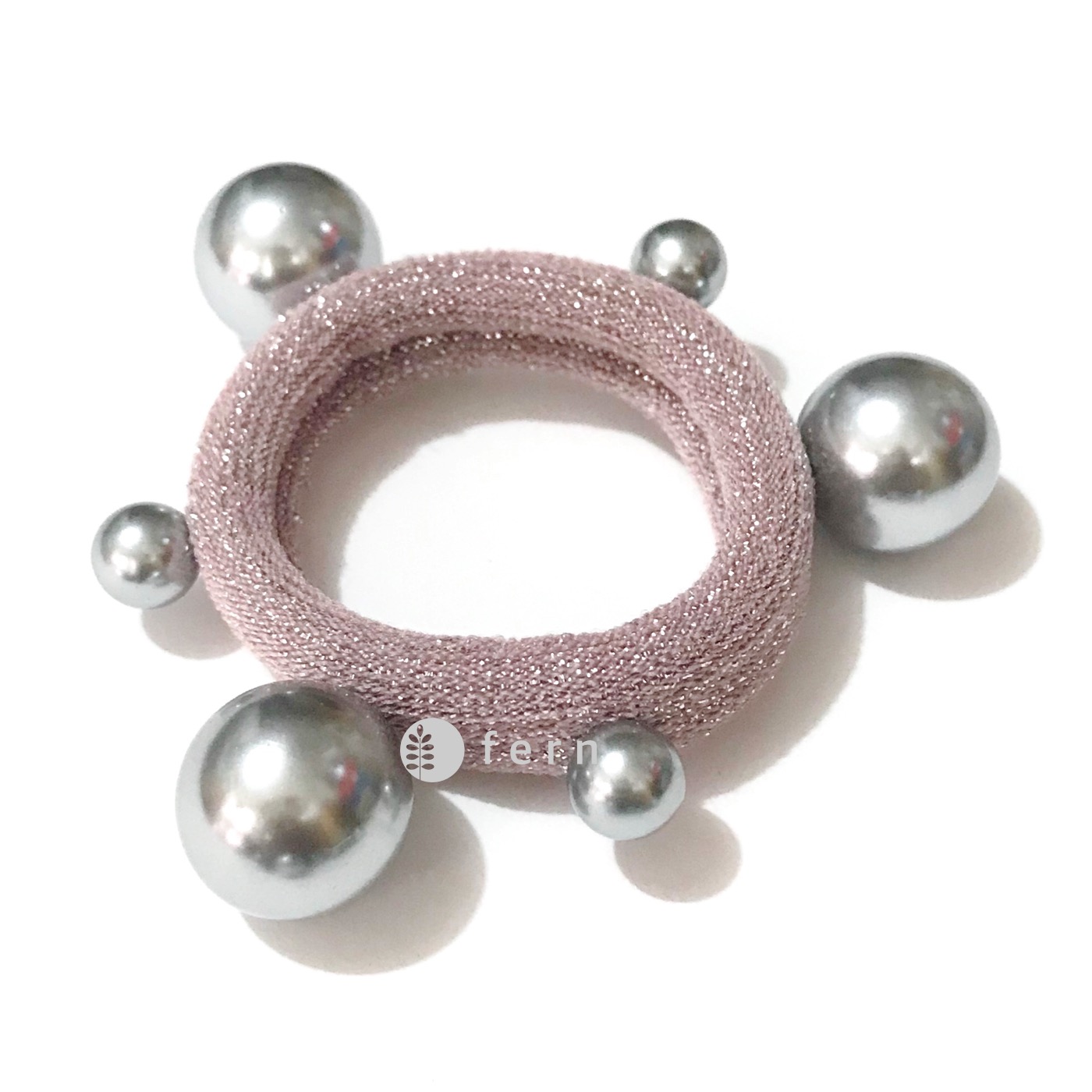ยางรัดผมเส้นหนา glitter - สีชมพู แต่งมุกสีเทา 7 mm สลับ 16 mm งานสวยสีสวย น่ารักเรียบง่ายและคลาสสิค ยางดี ยืดหยุ่นสูงและแน่นมากค่ะ #MadeinKorea