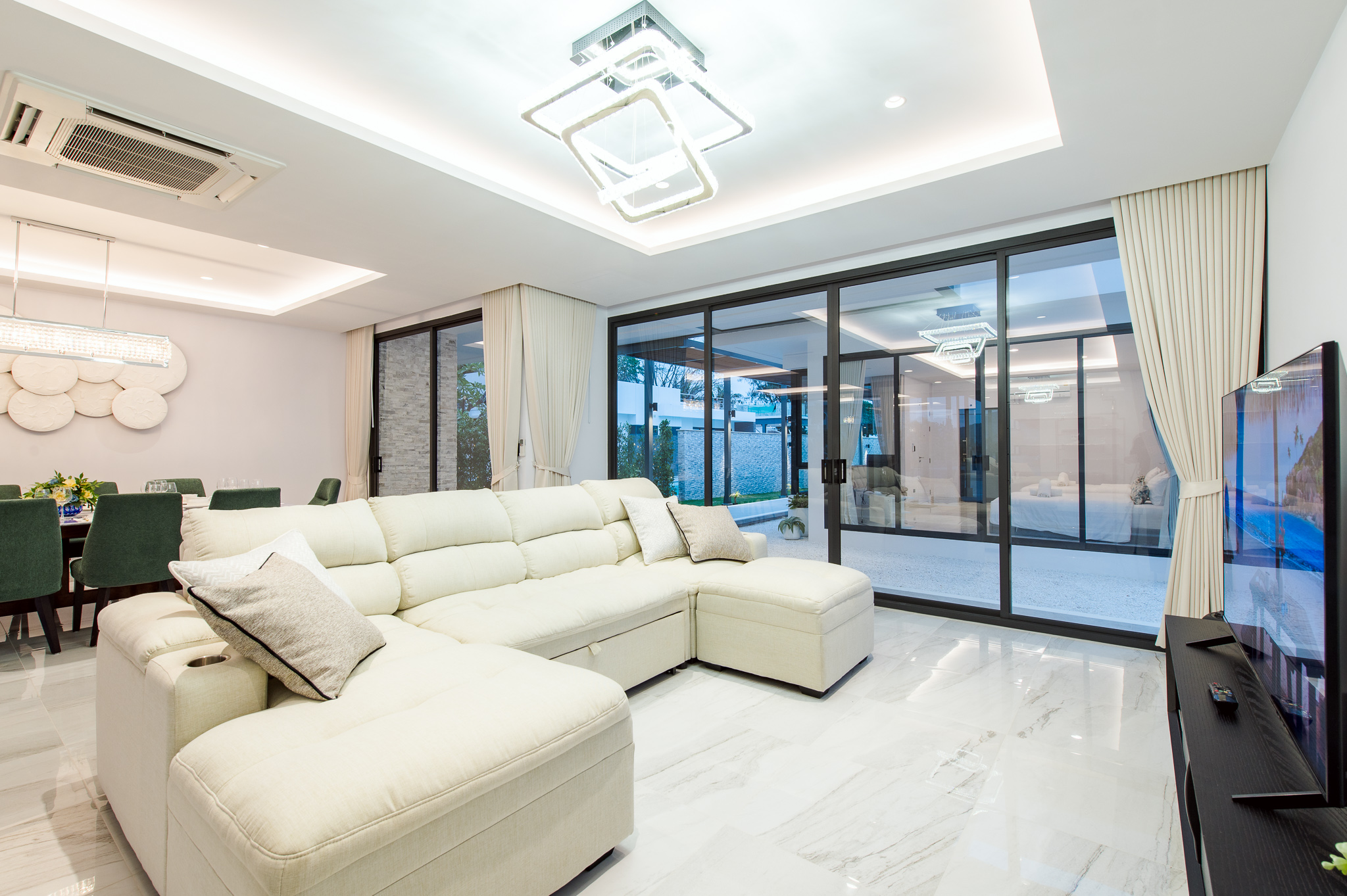 HR15066 บ้านพักติดทะเลหัวหิน The Casa Rocca Beach Villa HuaHin