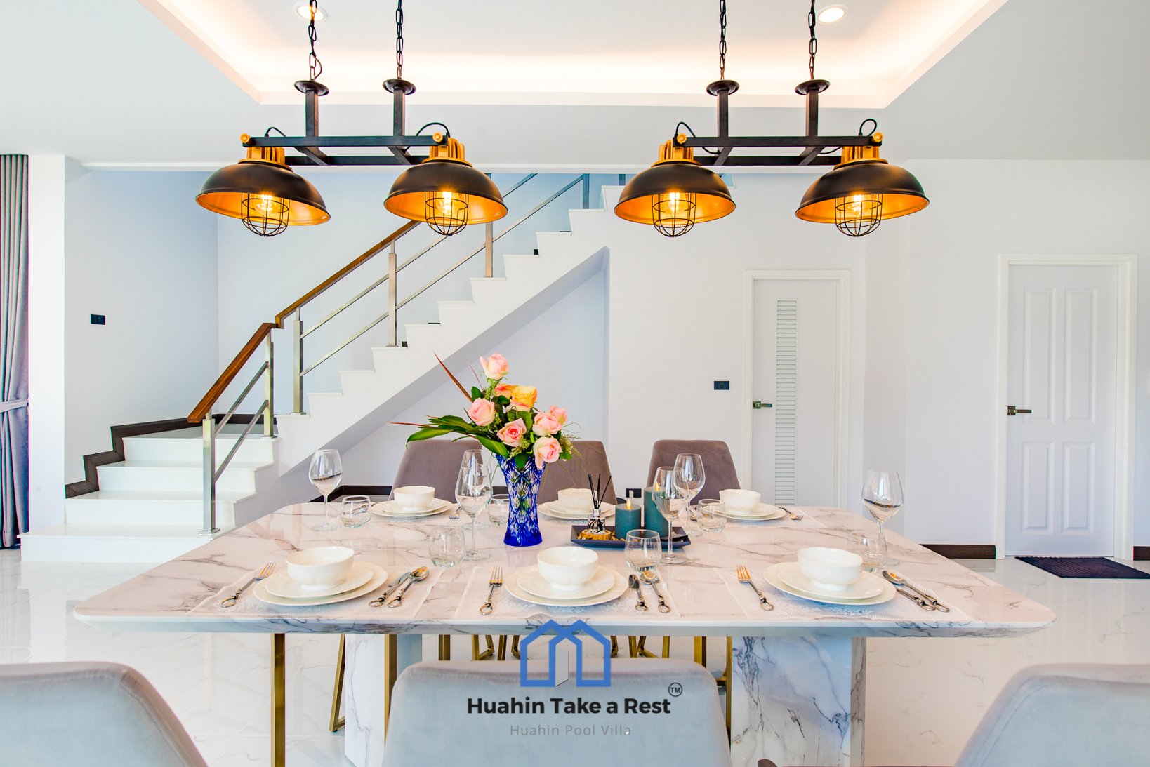 HR15039 บ้านพักติดทะเลหัวหิน The Premium Beach Villa Hua Hin