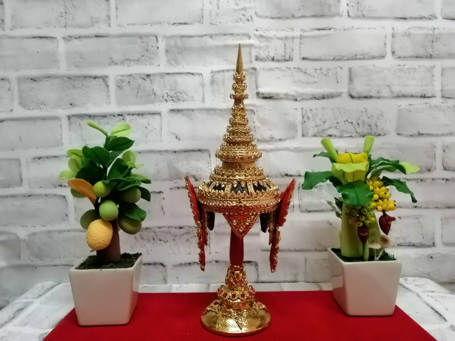 ชฎานาง เกรดพรีเมี่ยม (ขนาดกว้าง 5 นิ้ว) พร้อมฐานตีลายประดับเพชร