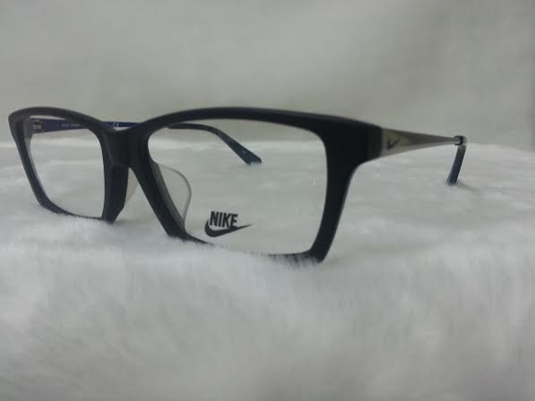 NIKE BRAND ORIGINALแท้ 7874 007 กรอบแว่นตาพร้อมเลนส์ มัลติโค๊ตHOYA ป้องกันรังสีคอม 3,900 บาท
