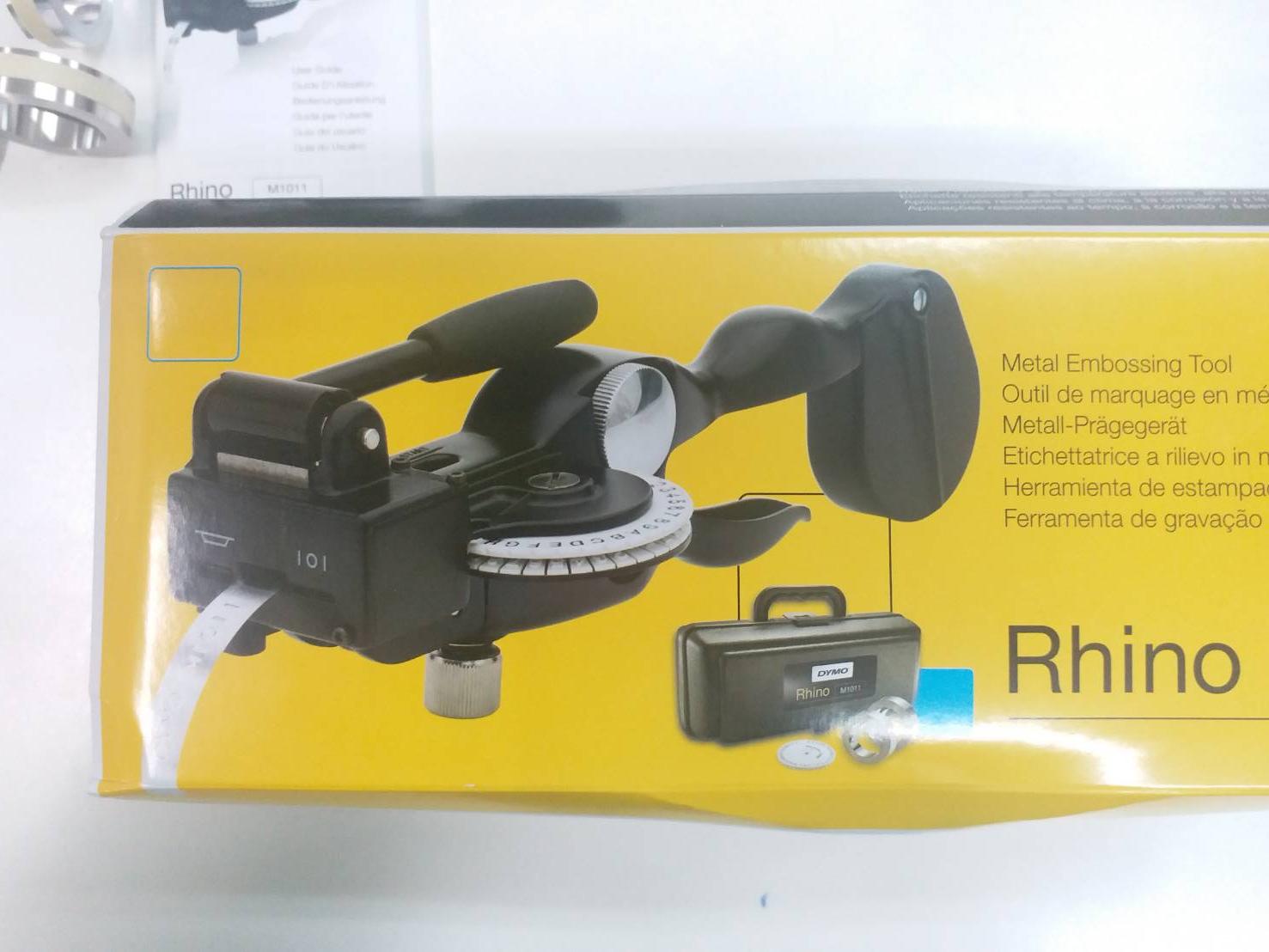 DYMO จานอักษร แบบ Reverse สำหรับเครื่องพิมพ์ ป้ายแสตนเลส Stainless TAG EMBOSSER