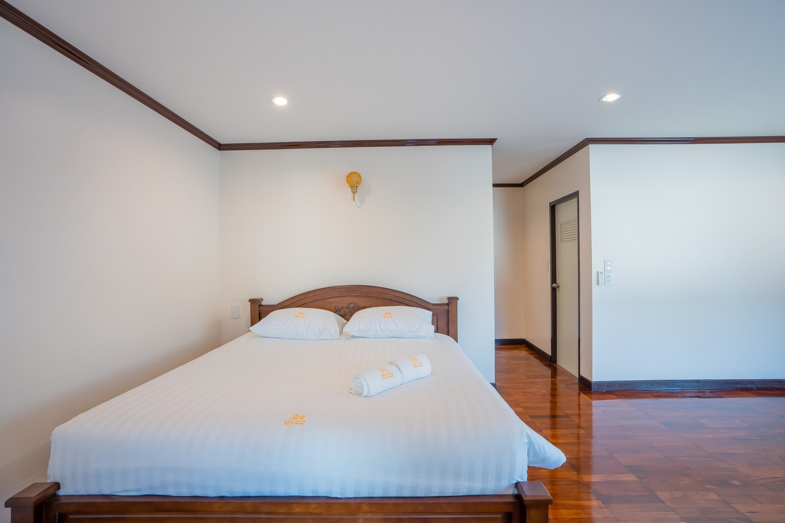 HR15067 บ้านพักใกล้ทะเลชะอำ The Great Beach Pool Villa Cha Am